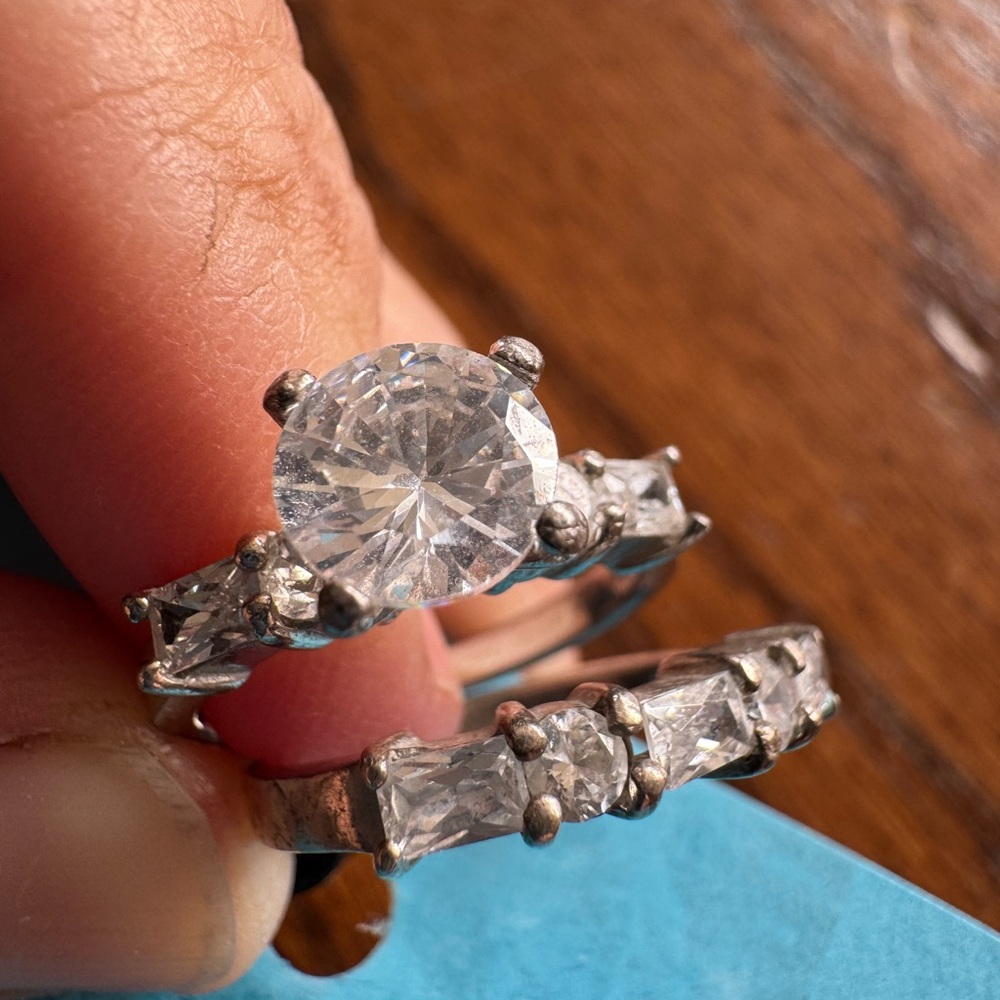 Wedding ring set.  💍